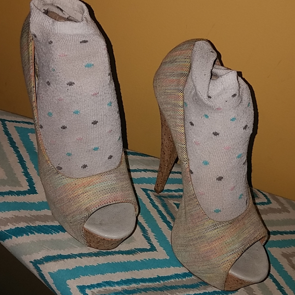 Pumps - Picture 6 of 8